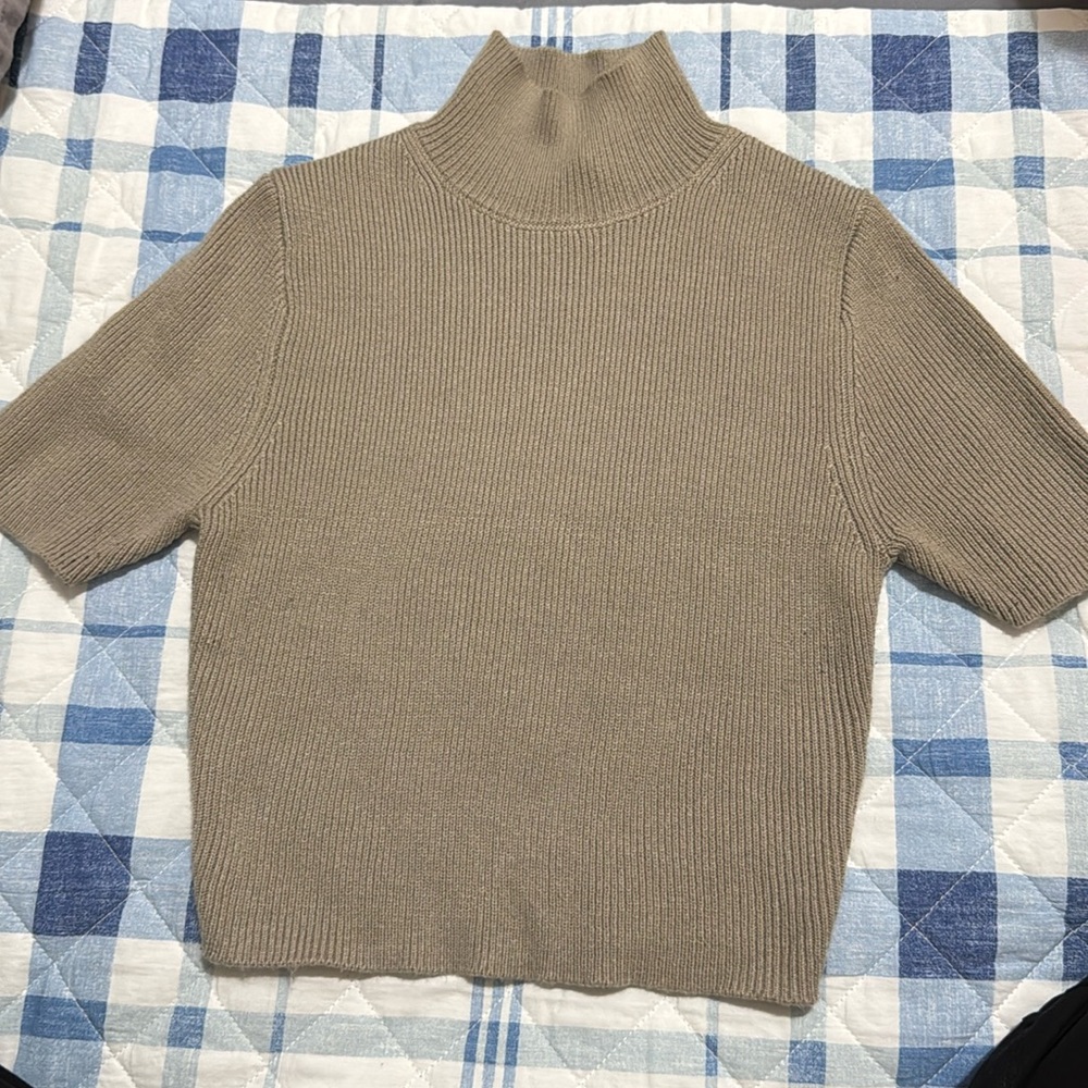 Short sleeve Zara size m beige/khaki